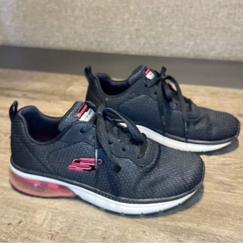 - SKETCHERS Black | Pink | Athletic Shoe | Lace up | size 6 | Like New
